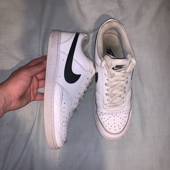 Nike Court Vision Lows     Size 8 - Picture 2 of 4